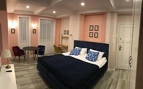 Apartament Weyssenhoffa 9